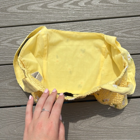 Cropped Yellow Daisy Tank Top - Picture 8 of 8